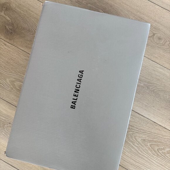 Men's Balenciaga 3XL sneaker size 42 - Picture 8 of 8